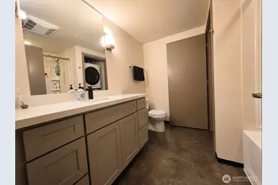 4422 Bagley Avenue N #204, Seattle, WA 98103 - Photo 6