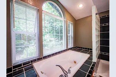 518 H Street SW, Tumwater, WA 98512 - Photo 18