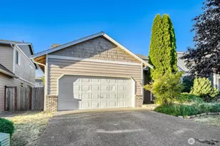 9111 189th St E, Puyallup, WA 98375 - Photo 1