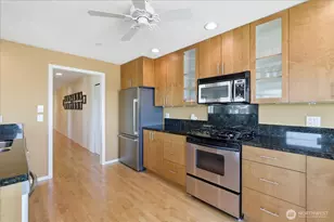 2713 Boylston Ave E, Seattle, WA 98102 - Photo 24