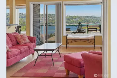 2713 Boylston Avenue E #201, Seattle, WA 98102 - Photo 1