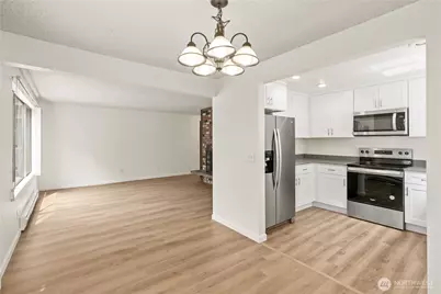 19433 28th Avenue NE, Lake Forest Park, WA 98155 - Photo 12