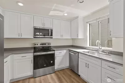 19433 28th Avenue NE, Lake Forest Park, WA 98155 - Photo 14