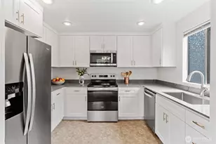 19433 28th Ave NE, Lake Forest Park, WA 98155 - Photo 32