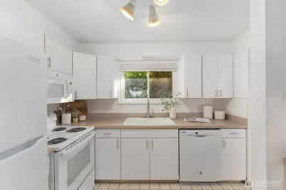 7515 S Laurel Street, Seattle, WA 98178 - Photo 16