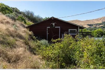 2115 Sleepy Hollow Road, Monitor, WA 98836 - Photo 14