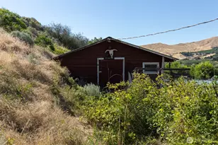 2115 Sleepy Hollow Rd, Monitor, WA 98836 - Photo 14