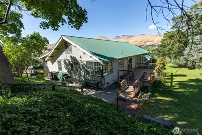 2115 Sleepy Hollow Road, Monitor, WA 98836 - Photo 10
