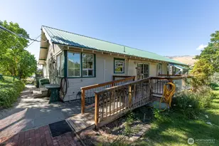 2115 Sleepy Hollow Rd, Monitor, WA 98836 - Photo 6