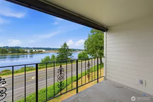 904 East Bay Drive Northeast, Olympia, WA 98506 - Photo 2