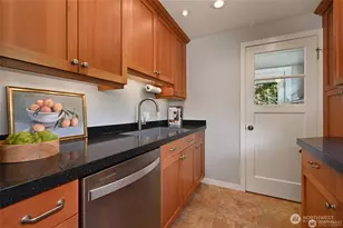 2607 31st Ave W, Seattle, WA 98199 - Photo 12