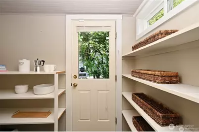 2607 31st Avenue W, Seattle, WA 98199 - Photo 2