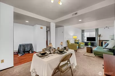11300 1st Avenue NE #115, Seattle, WA 98125 - Photo 18