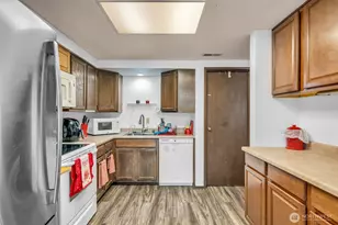 11300 1st Ave NE, Seattle, WA 98125 - Photo 26