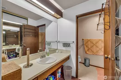 11300 1st Avenue NE #115, Seattle, WA 98125 - Photo 6