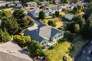 1810 Island View Pl, Anacortes, WA 98221 - Photo 32
