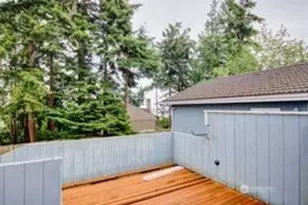 960 SW Fairhaven Dr, Oak Harbor, WA 98277 - Photo 32