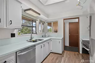 2452 Williams Rd, Oak Harbor, WA 98277 - Photo 6