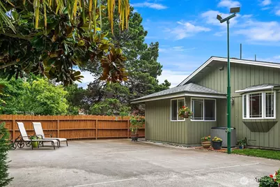 8620 21st Avenue NW, Seattle, WA 98117 - Photo 30