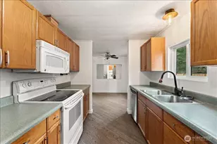 20821 93rd St E, Bonney Lake, WA 98391 - Photo 6