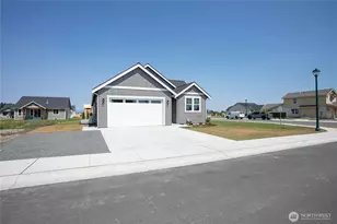 400 W 3rd St, Everson, WA 98247 - Photo 1