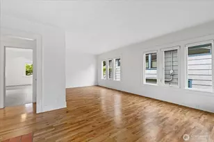 706 N 78th St, Seattle, WA 98103 - Photo 12