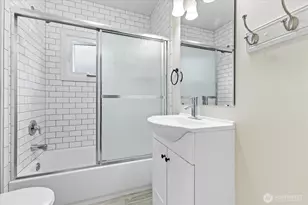 706 N 78th St, Seattle, WA 98103 - Photo 14