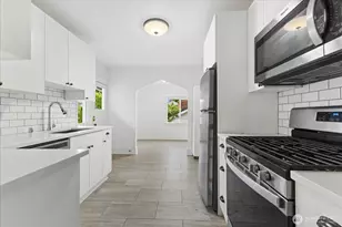 706 N 78th St, Seattle, WA 98103 - Photo 18