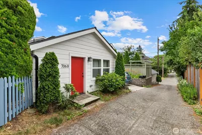 706 N 78th Street, Seattle, WA 98103 - Photo 24