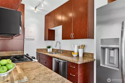 1105 Spring Street #1011, Seattle, WA 98104 - Photo 8