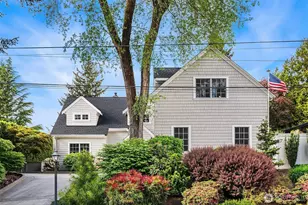 10910 NE 18th Pl, Bellevue, WA 98004 - Photo 2