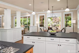10910 NE 18th Pl, Bellevue, WA 98004 - Photo 12