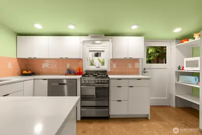 908 N 102nd, Seattle, WA 98133 - Photo 10