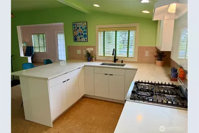 908 N 102nd, Seattle, WA 98133 - Photo 12