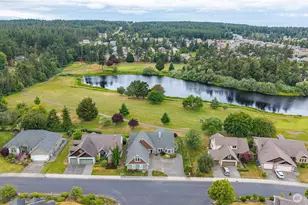 1767 SW Waterside Ct, Oak Harbor, WA 98277 - Photo 2