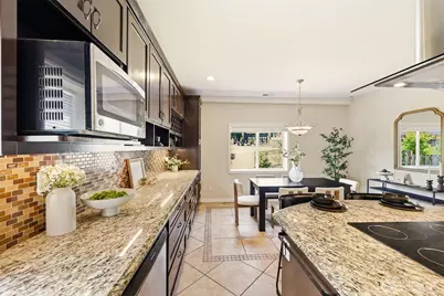 10032 30th Avenue SW, Seattle, WA 98146 - Photo 8