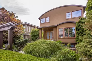 317 1st St, Kirkland, WA 98033 - Photo 2