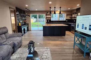 16405 NE 16th Pl, Bellevue, WA 98008 - Photo 2