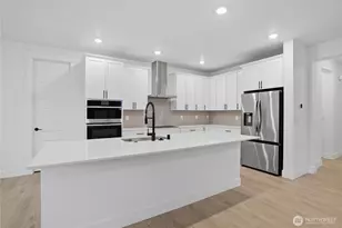 20104 165th St E, Bonney Lake, WA 98391 - Photo 2