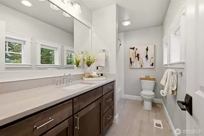 11056 SE 30th St, Bellevue, WA 98004 - Photo 32