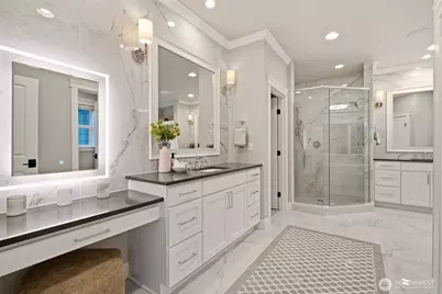 11056 SE 30th St, Bellevue, WA 98004 - Photo 24