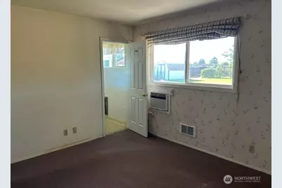 9042 Forrestal Lane #B, Moses Lake, WA 98837 - Photo 4