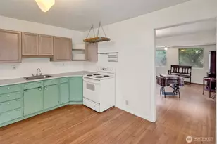 831 NW 52nd St, Seattle, WA 98107 - Photo 14