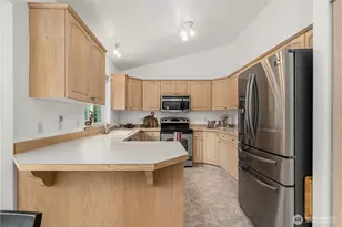 11305 216th Ave Ct E, Bonney Lake, WA 98391 - Photo 8
