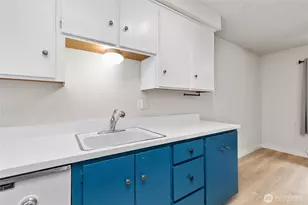 5630 200th St SW, Lynnwood, WA 98036 - Photo 6