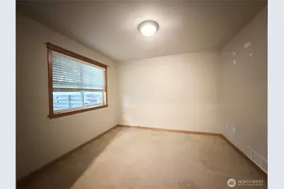 9216 Stone Ave N #B, Seattle, WA 98103 - Photo 20