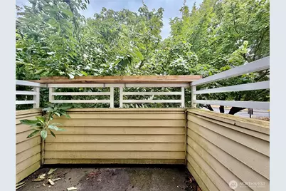 9216 Stone Ave N #B, Seattle, WA 98103 - Photo 26