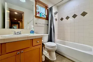 9216 Stone Ave N, Seattle, WA 98103 - Photo 22
