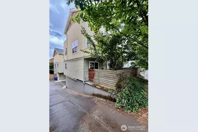 9216 Stone Ave N #B, Seattle, WA 98103 - Photo 2