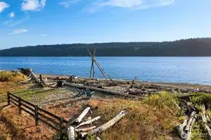 27830 Manzanita Beach Rd SW, Vashon, WA 98070 - Photo 2